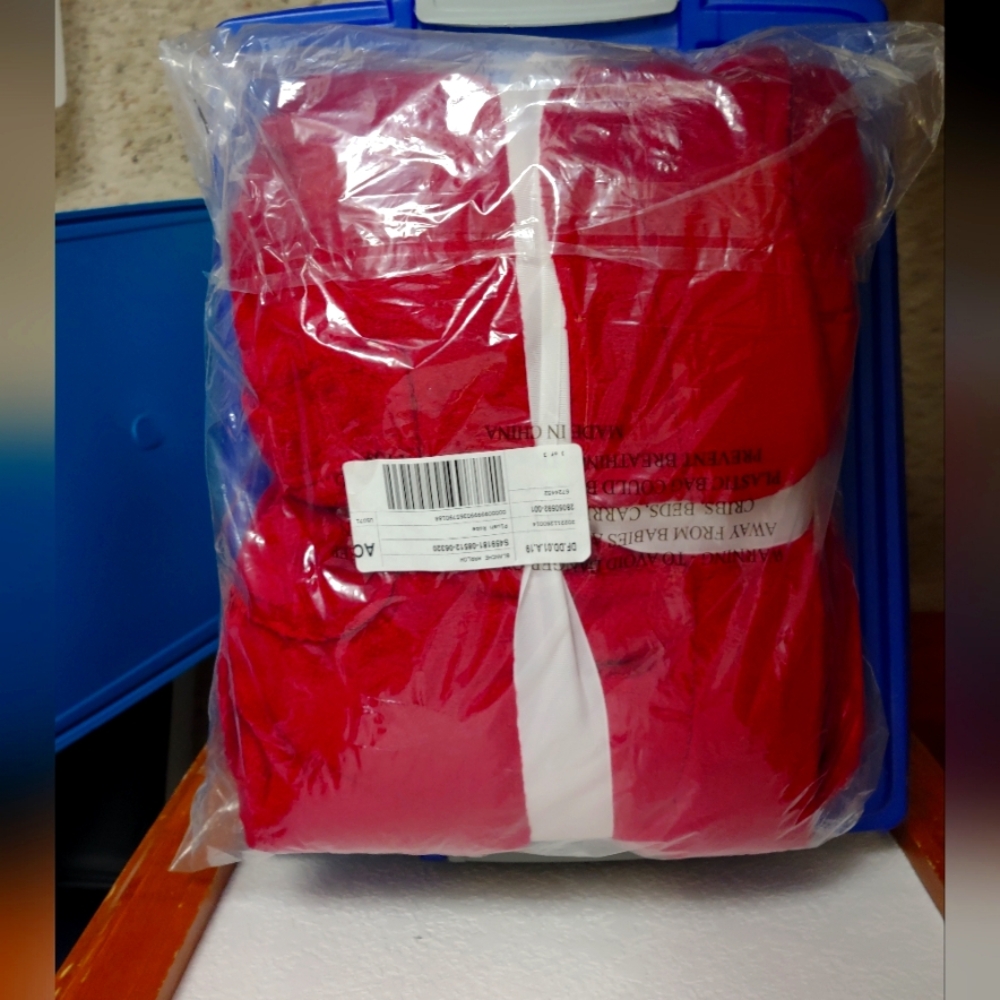 Women's Robe - Picture 2 of 3